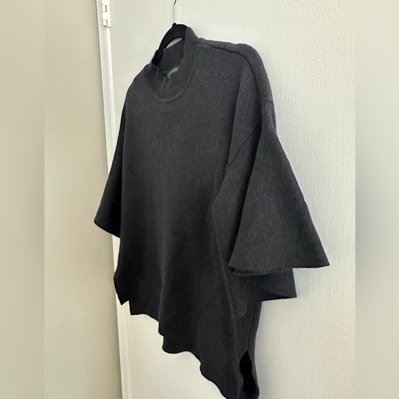 Anthropologie Sunday in Brooklyn Bell Short Sleeve Sweater Top - Picture 5 of 7